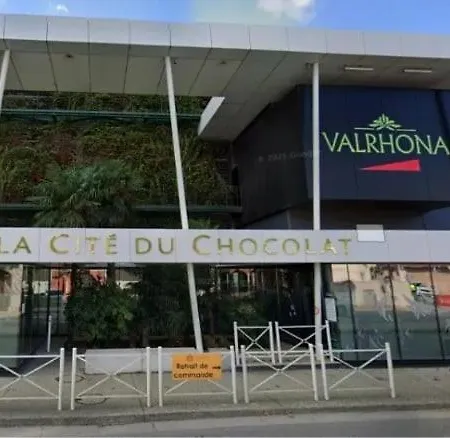 Meuble Avec Jardin Et Parking Securise Apartman