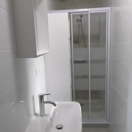 Apartman Meuble Avec Jardin Et Parking Securise