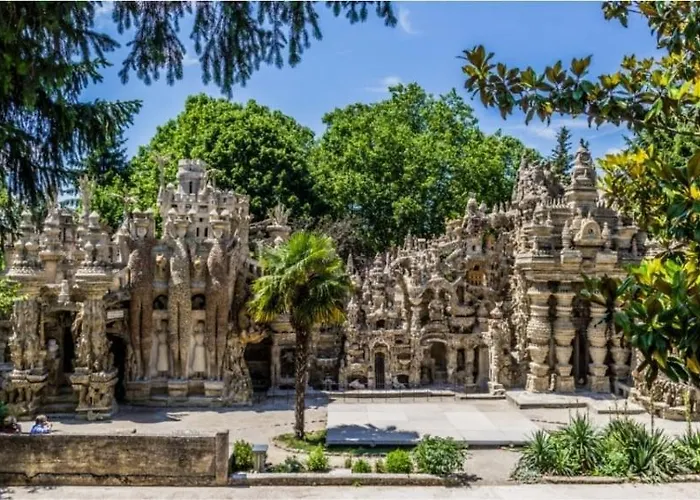 Meuble Avec Jardin Et Parking Securise *