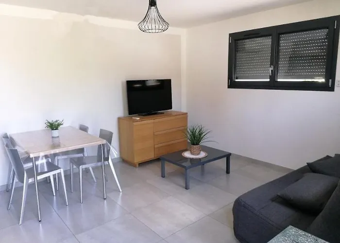 Meuble Avec Jardin Et Parking Securise Lägenhet